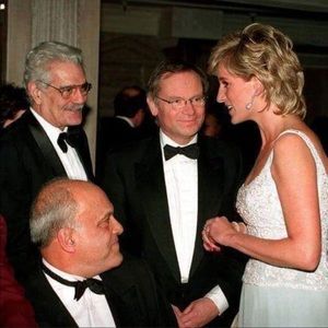 Meet your Posher, Roushdy